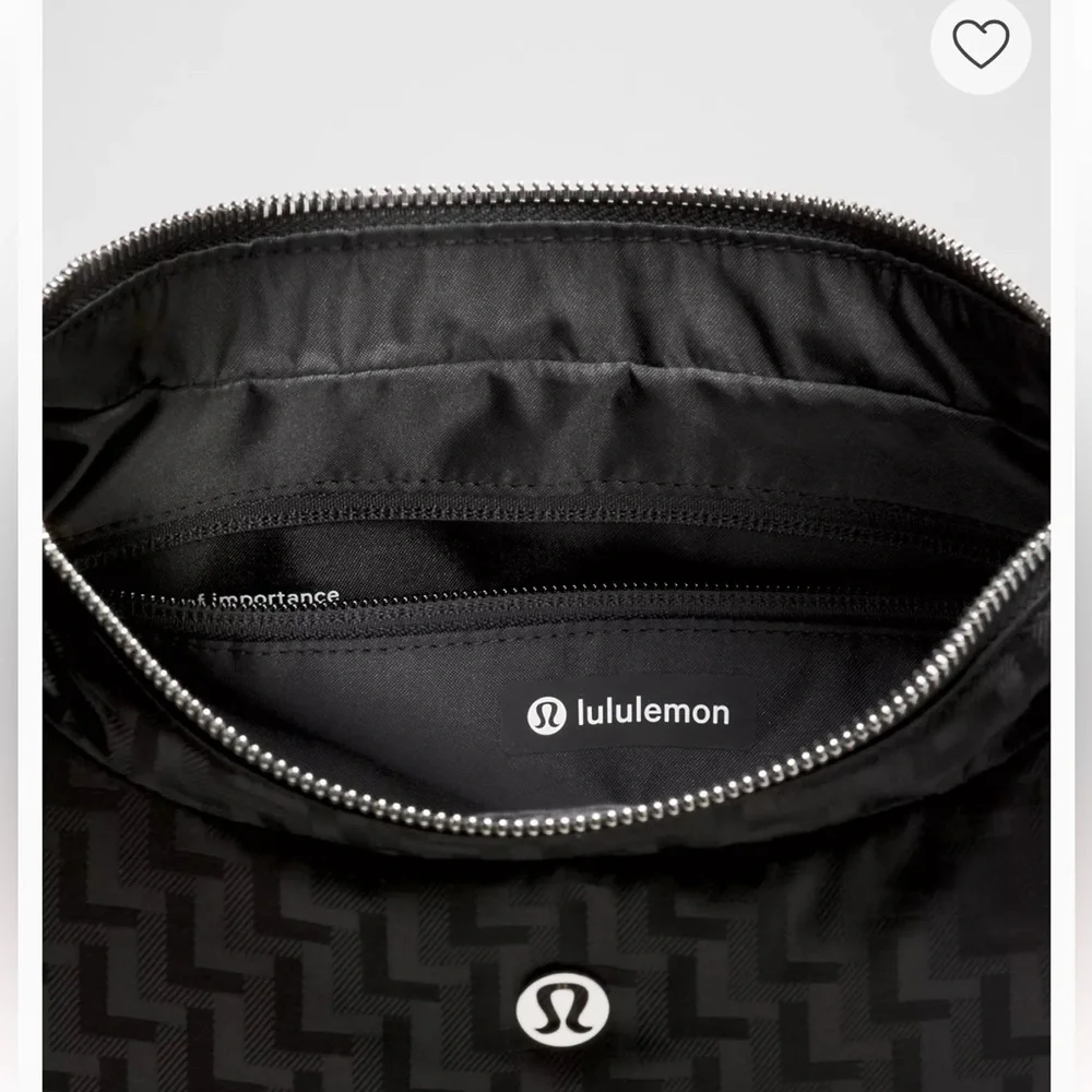 Lululemon City Essentials Shoulder Bag 4L Monogram Jacquard Athletica - Picture 5 of 9